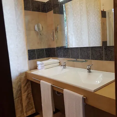 Residenza Hermitage Bed & Breakfast 3*